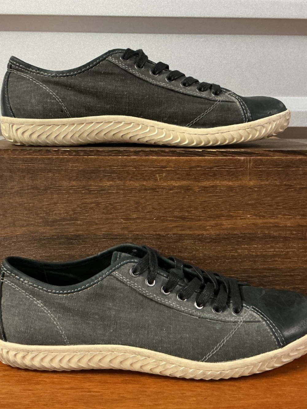 John Varvatos USA Hattan Low Charcoal Fashion Sneaker Men Size 10 - Picture 4 of 8